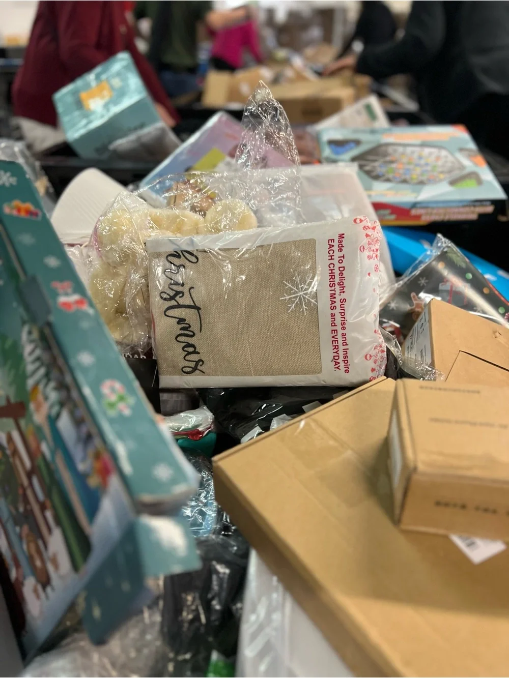 180 Large box Amazon Walmart TJ max marshal Target return LIQUIDATION MYSTERY - Picture 14 of 14